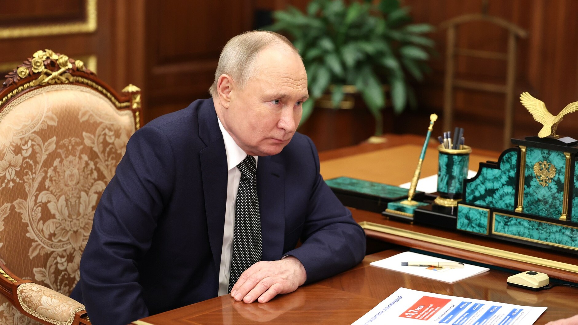 Путин подписал закон о запрете рекламы у иностранных агентов