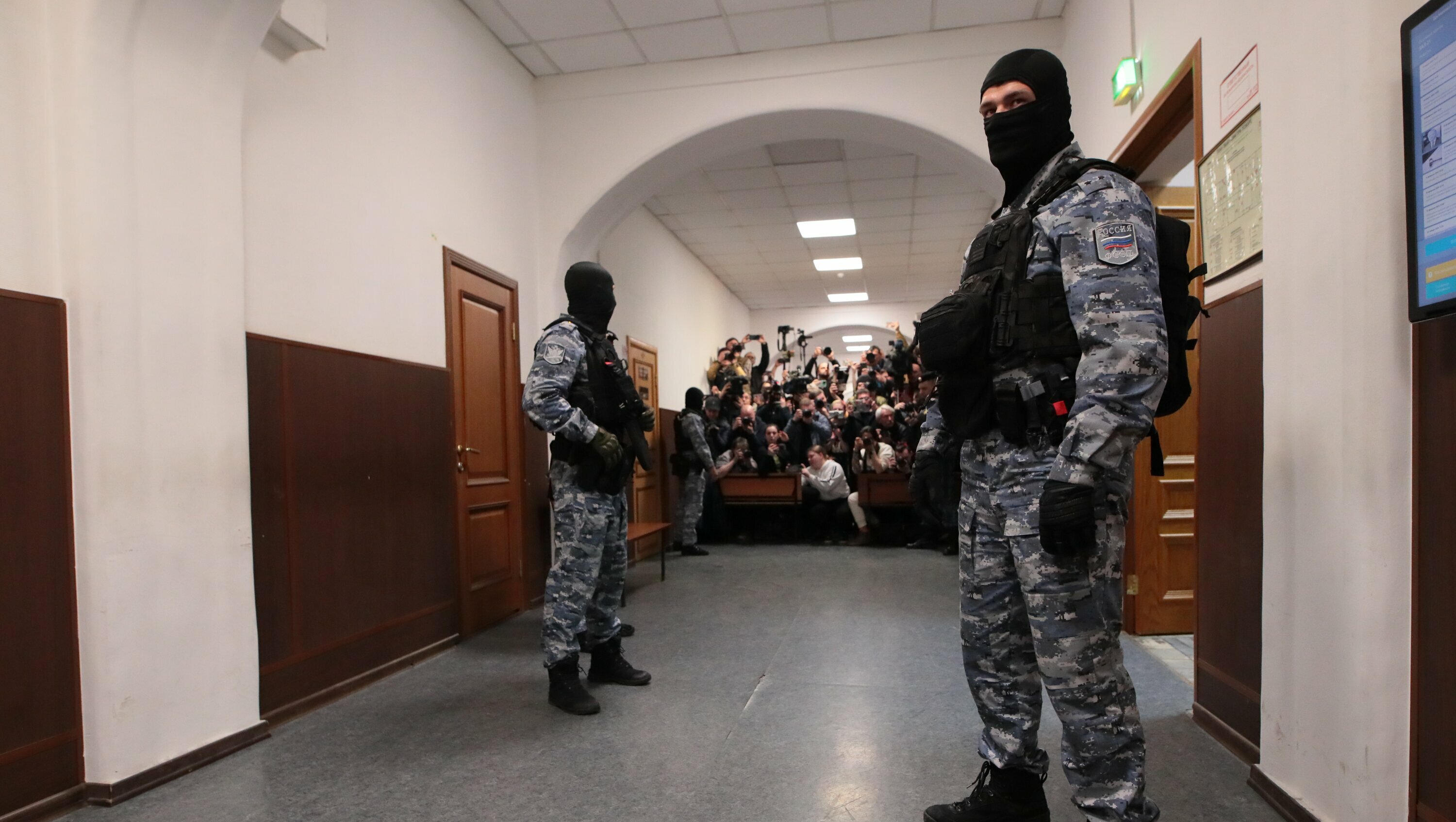 Суд в Москве арестовал еще троих подозреваемых по делу о теракте в «Крокусе»