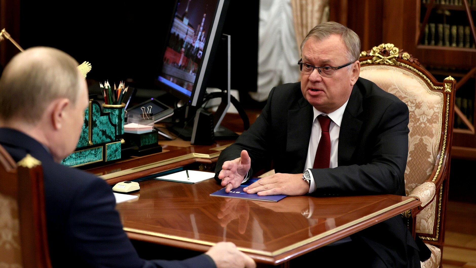 Глава ВТБ Костин: Растет число отказов в проведении платежей из РФ