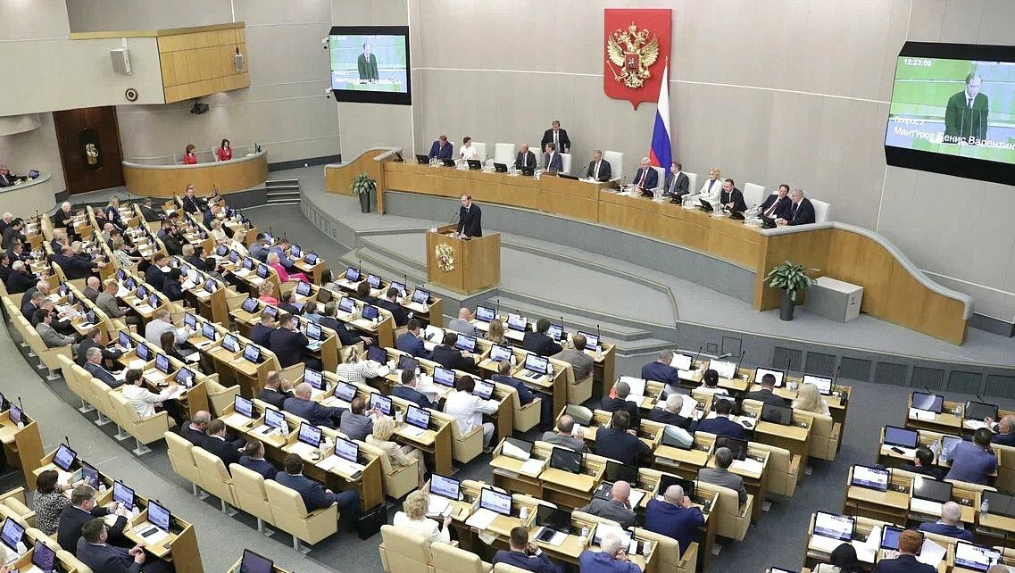В Госдуму внесли проект лишения гражданства России за нарушение присяги