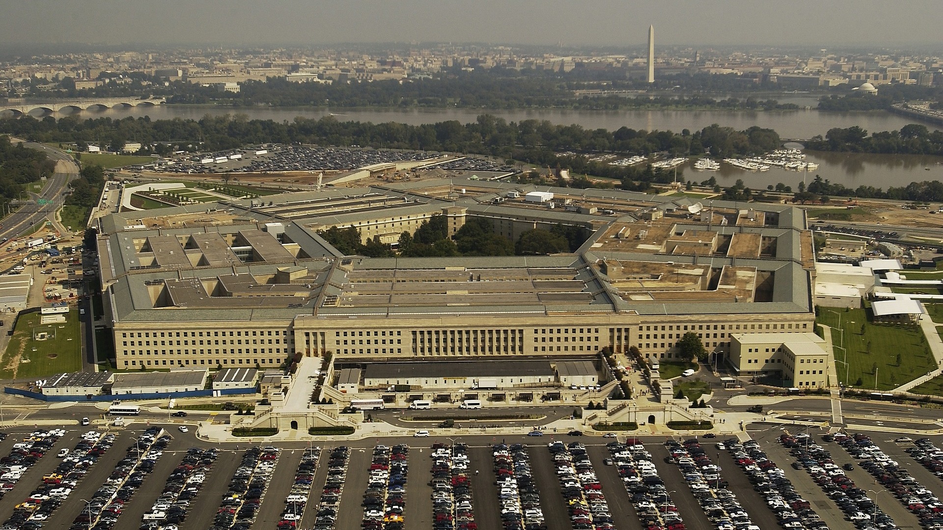 В США экс-сотрудника Пентагона приговорили к 21 году тюрьмы за шпионаж