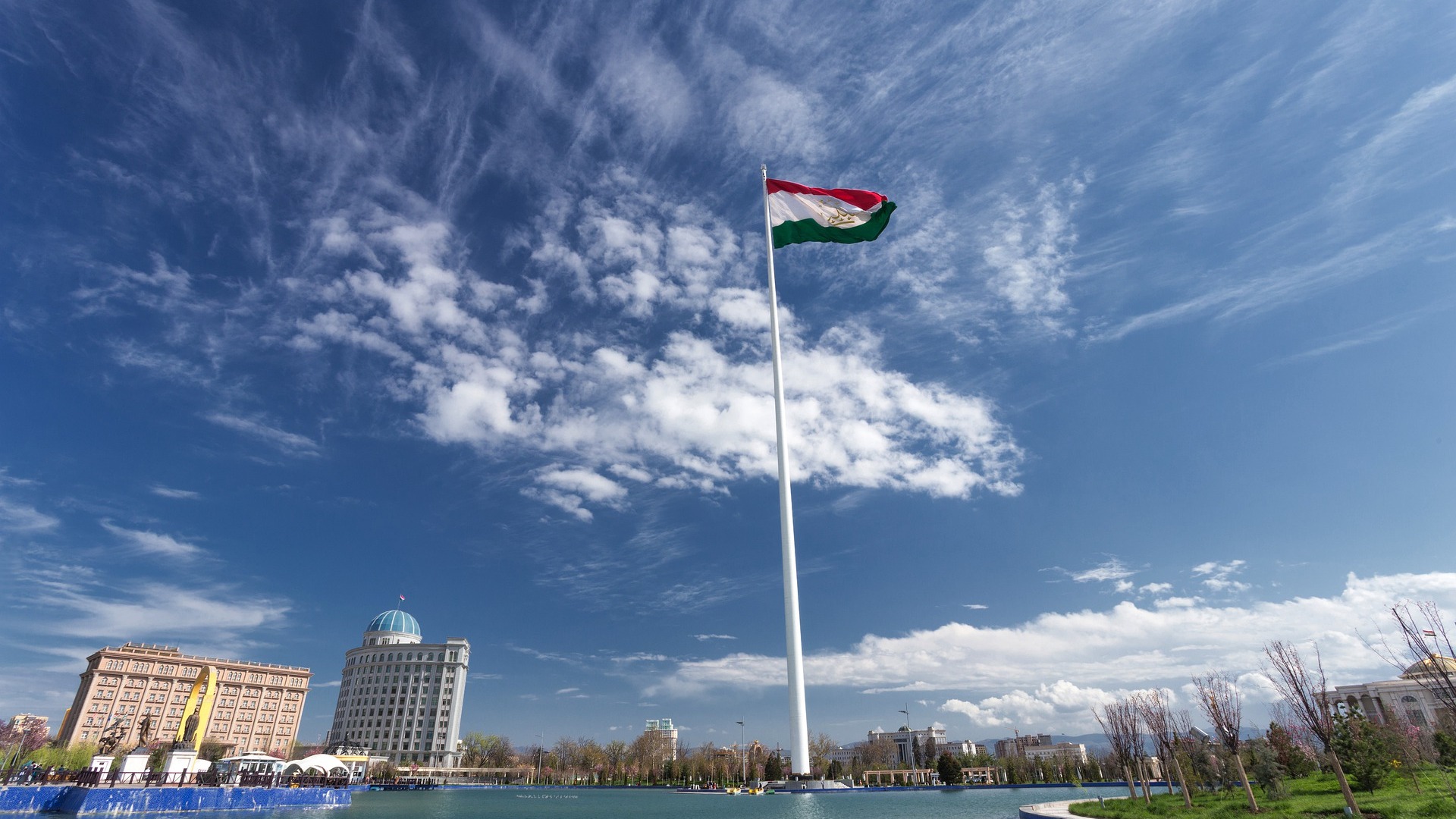 Российского посла вызвали в МИД Таджикистана из-за жалоб мигрантов