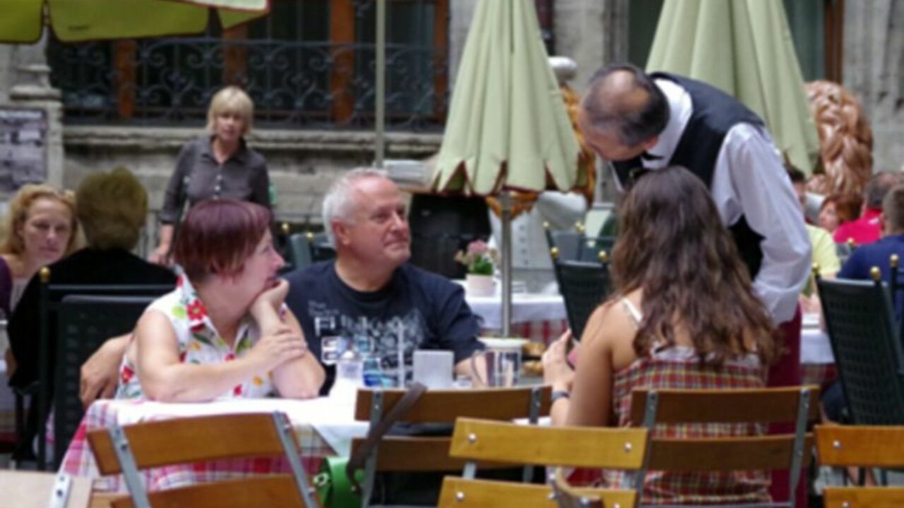В Госдуме предложили ввести с сбор с посетителей ресторанов в поддержку участников СВО