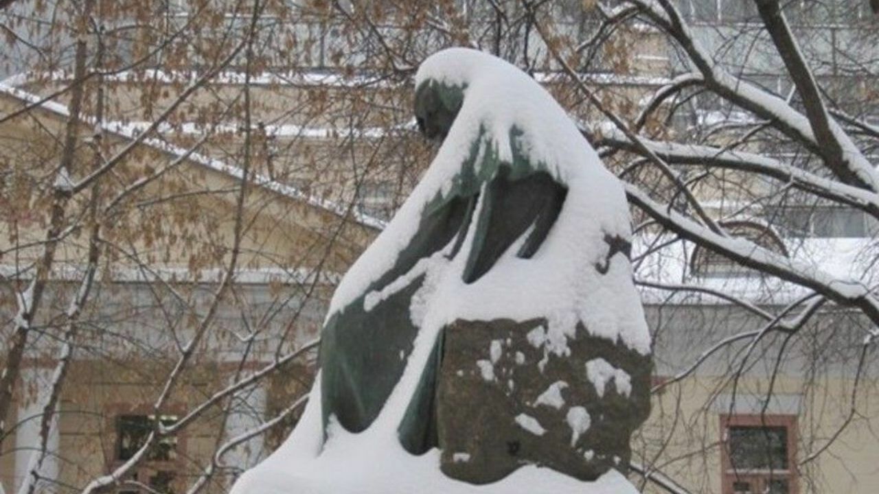 В Москве минус два и снег