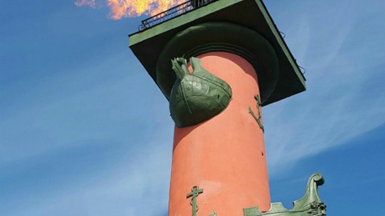 В Петербурге в годовщину прорыва блокады Ленинграда зажгут факелы Ростральных колонн