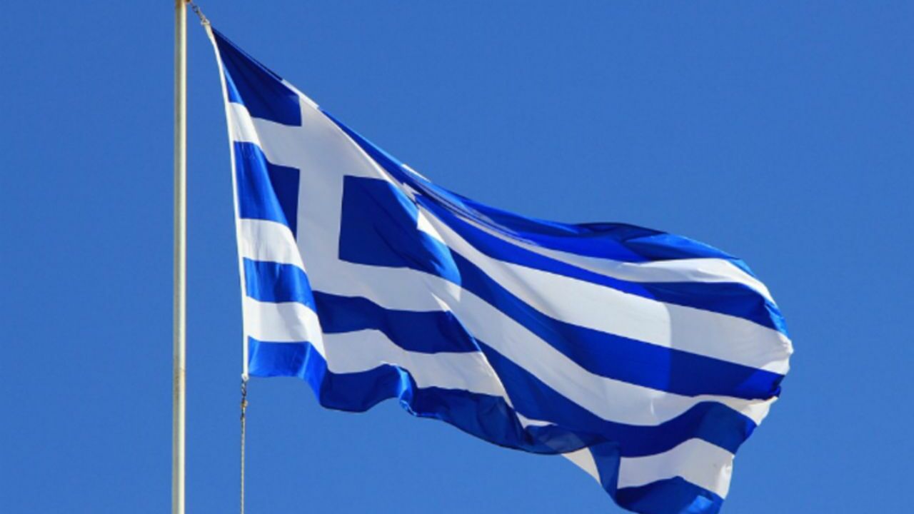В Греции объявили национальный траур после столкновения поездов