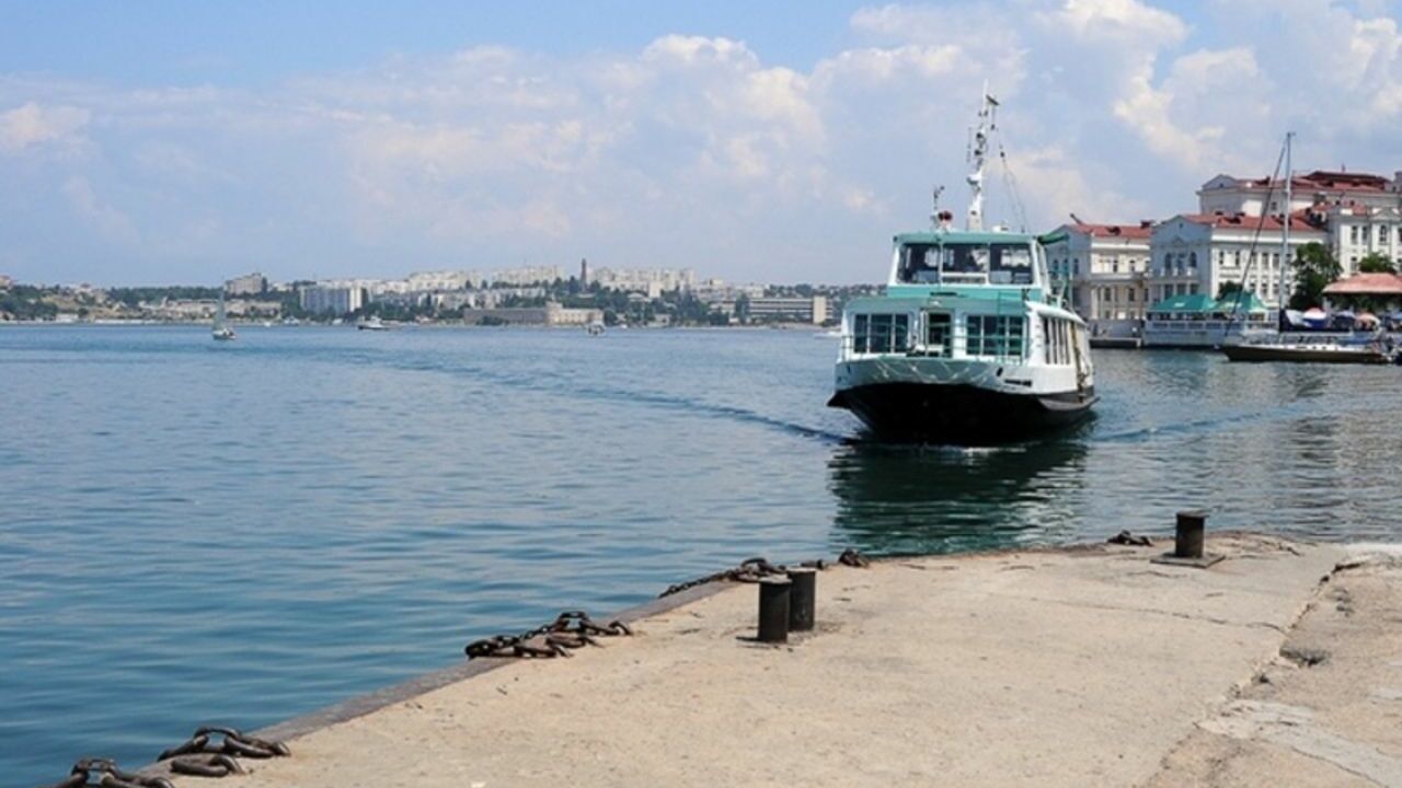 В Севастополе остановлено движение морского пассажирского транспорта