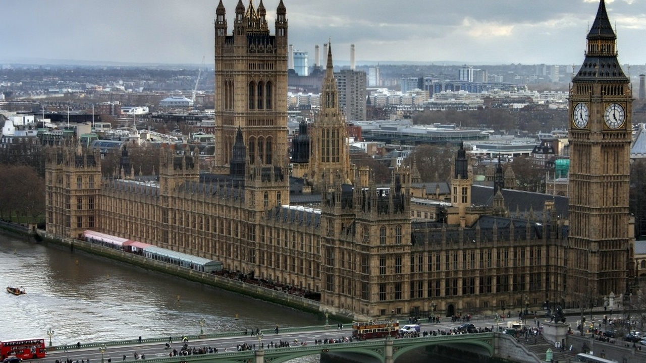 Замглавы МИД Великобритании: Лондон и его союзники пока не нашли легальной возможности конфисковать активы РФ