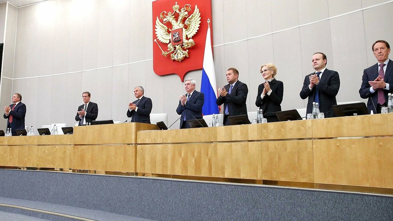 Еще двух депутатов Госдумы могут лишить мандатов за прогулы