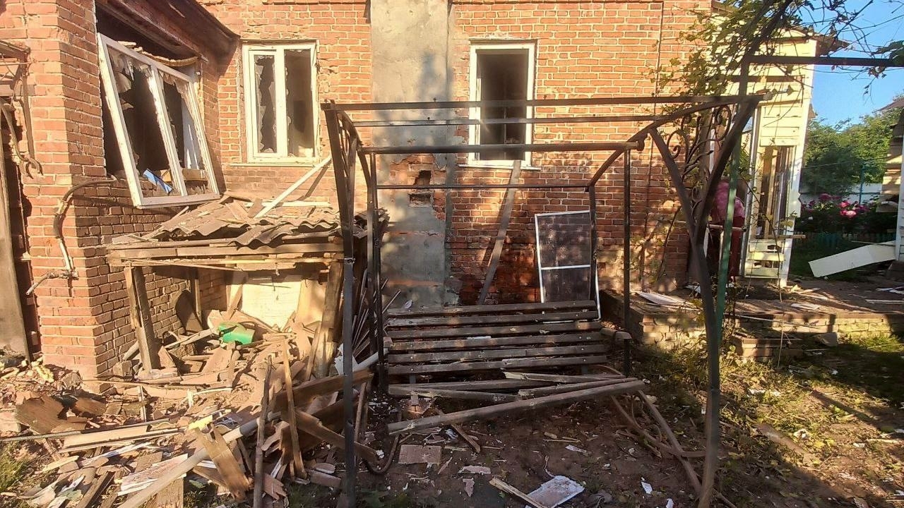 Гладков: На Белгородскую область сбросили взрывные устройства