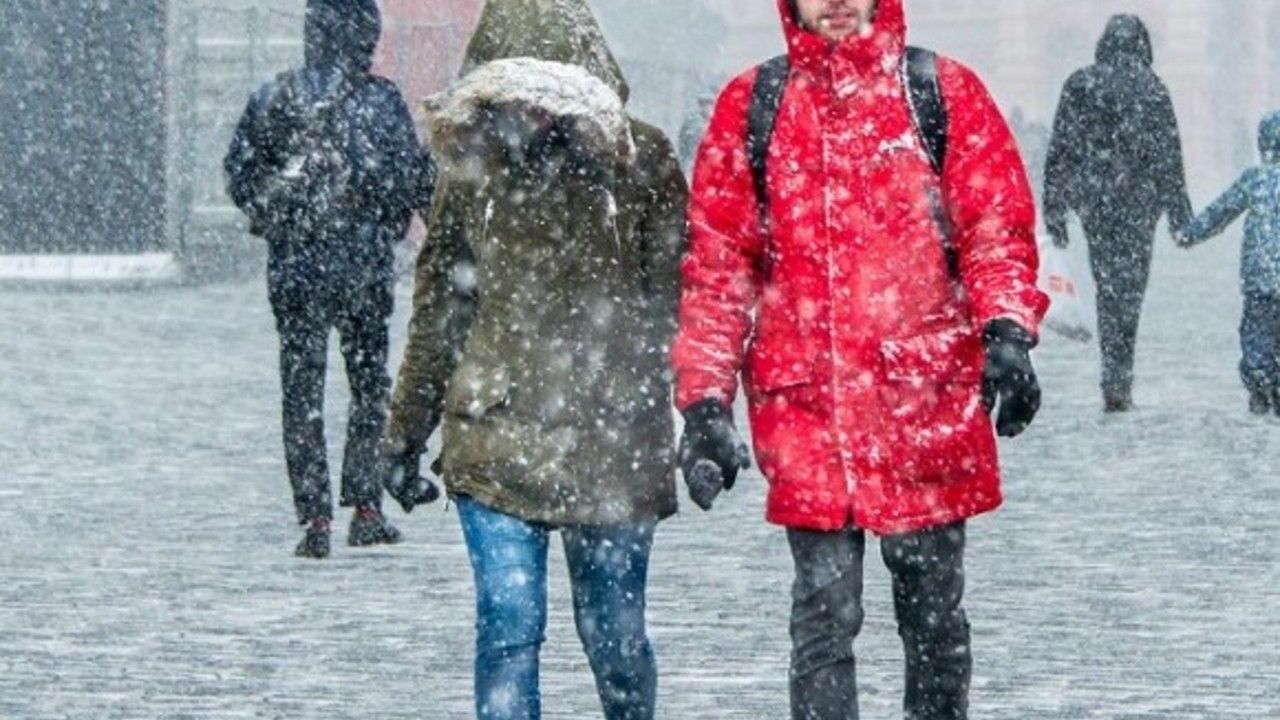Синоптики предупредили россиян о сильном снеге в начале недели