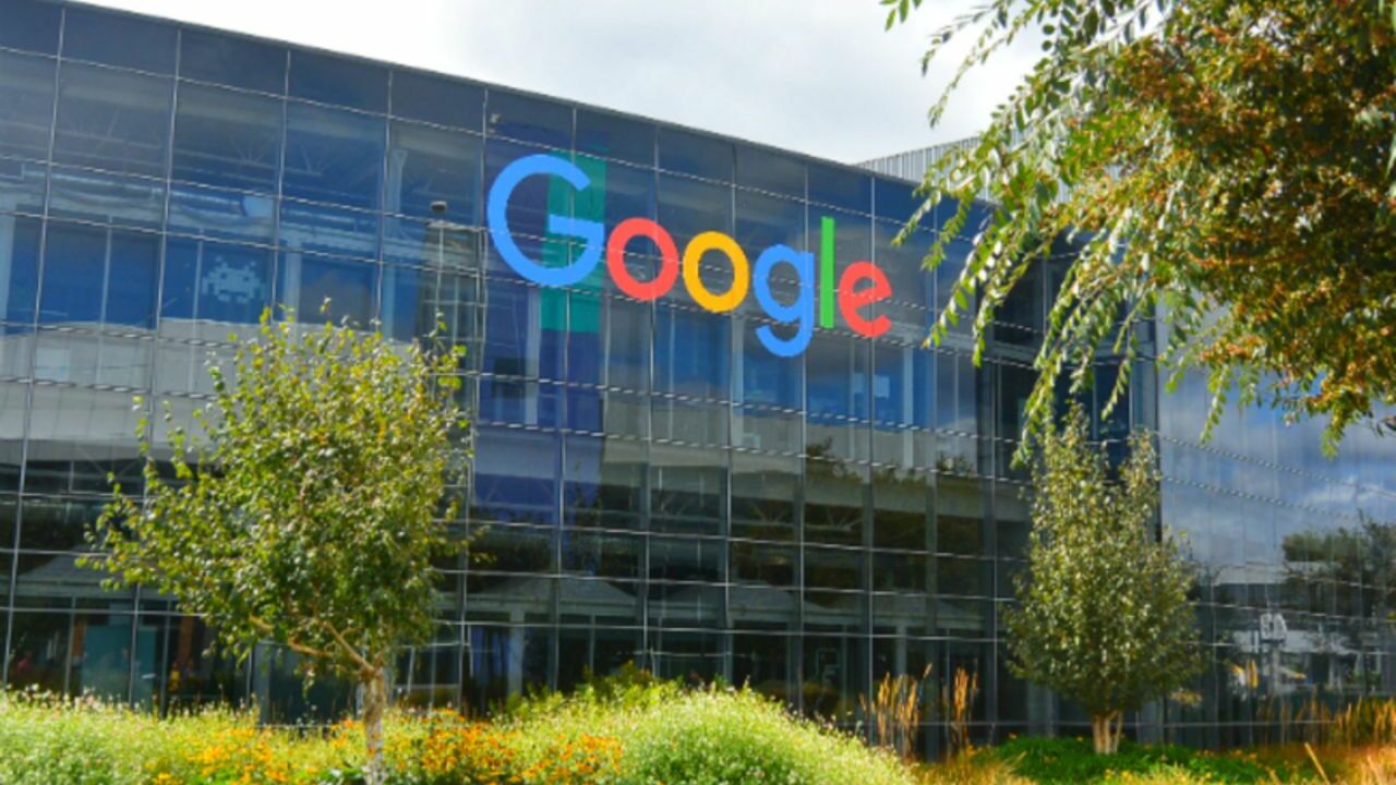 Google грозит в России крупный штраф за отказ удалять запрещенный контент