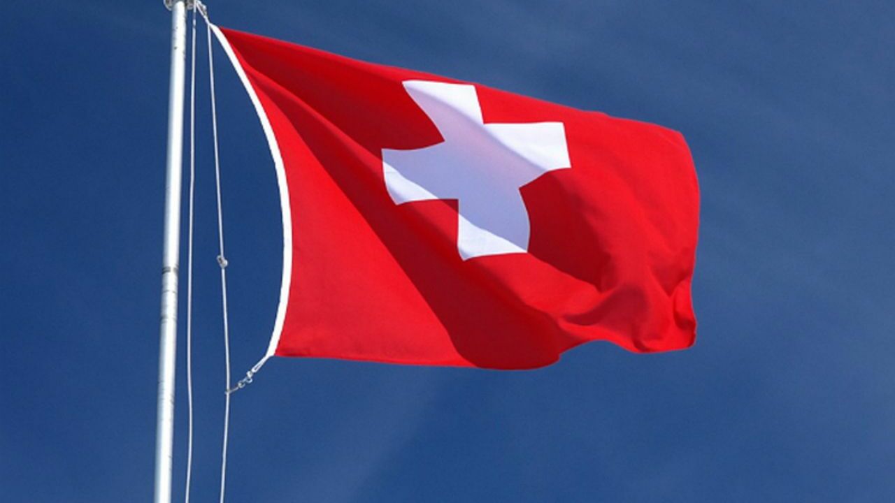 Швейцарский банк UBS купил Credit Suisse