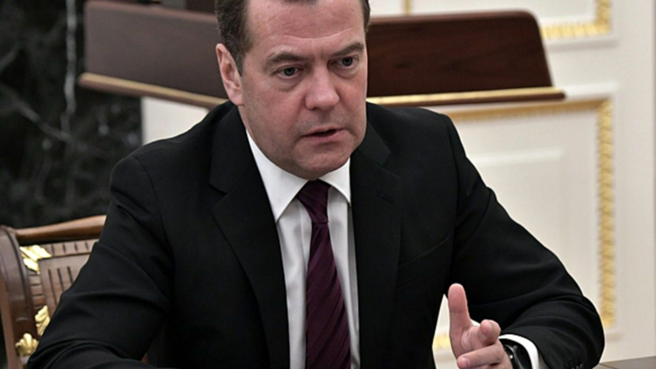 Медведев зачитал директорам заводов ОПК телеграмму Сталина