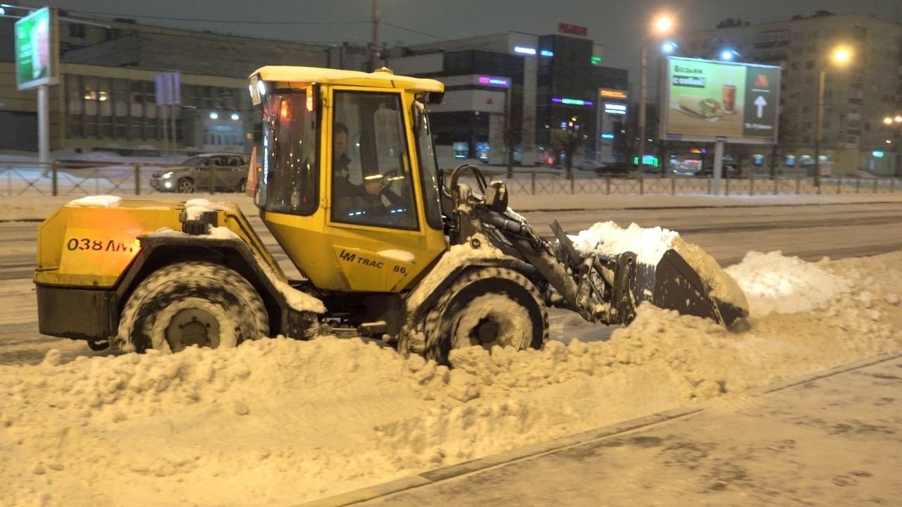 В Петербурге минус шесть и небольшой снег