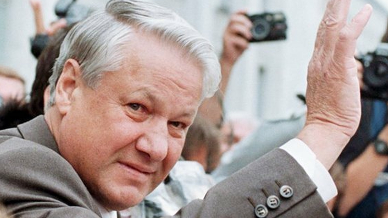 Стало известно, что Ельцин просил Клинтона принять Россию в НАТО первой среди европейских стран