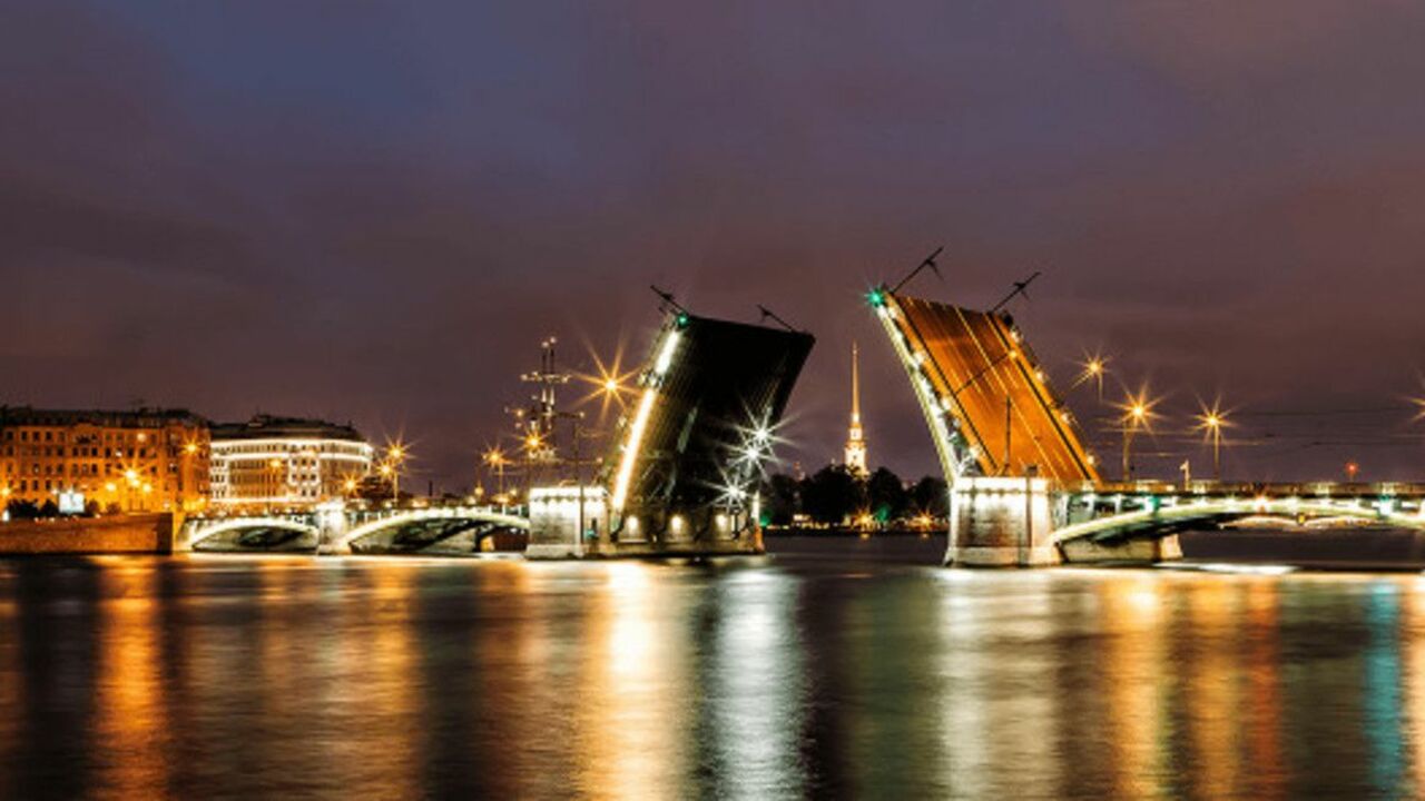 Биржевой мост в Петербурге закроют с 29 апреля по 8 мая
