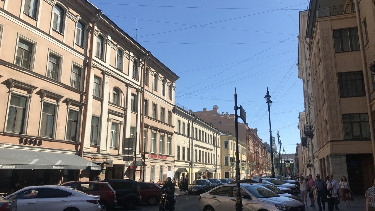 Названа самая «опасная» улица для парковки в Петербурге — 150 штрафов ежедневно