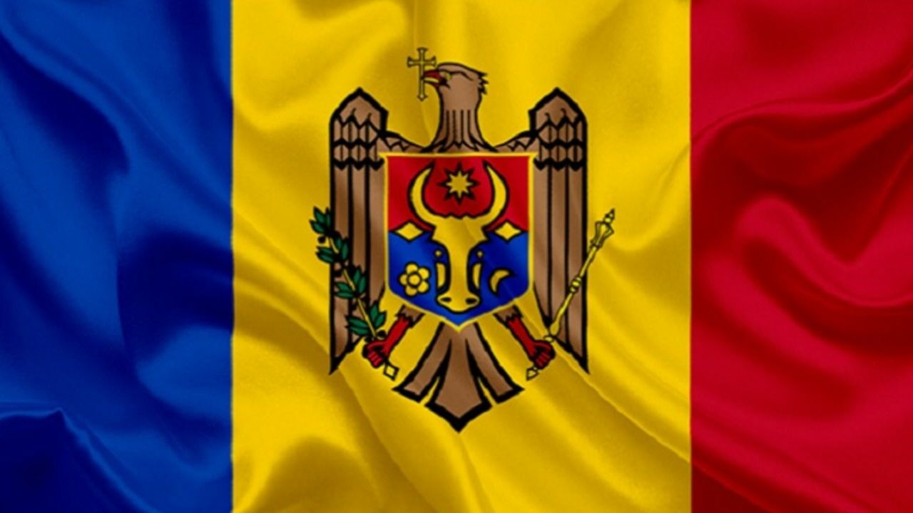 В Молдавии парламент одобрил переименование государственного языка в румынский