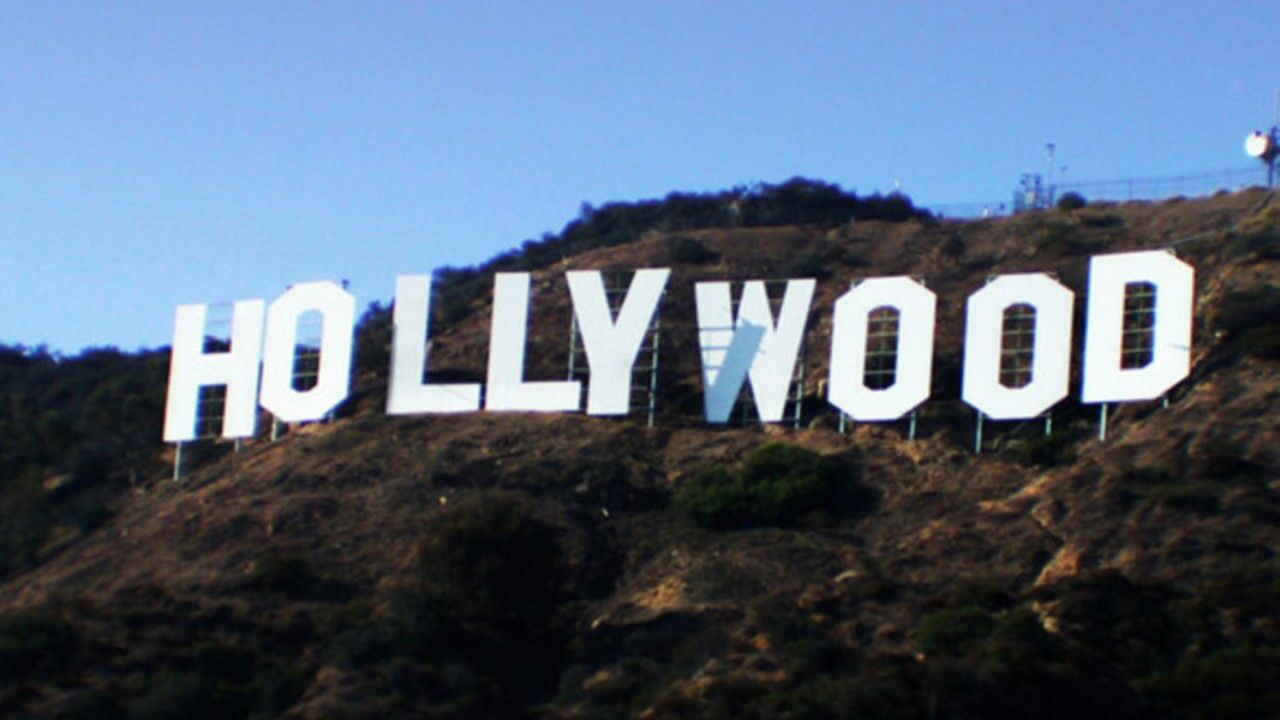 В Голливуде более 300 актеров заявили о готовности к забастовке