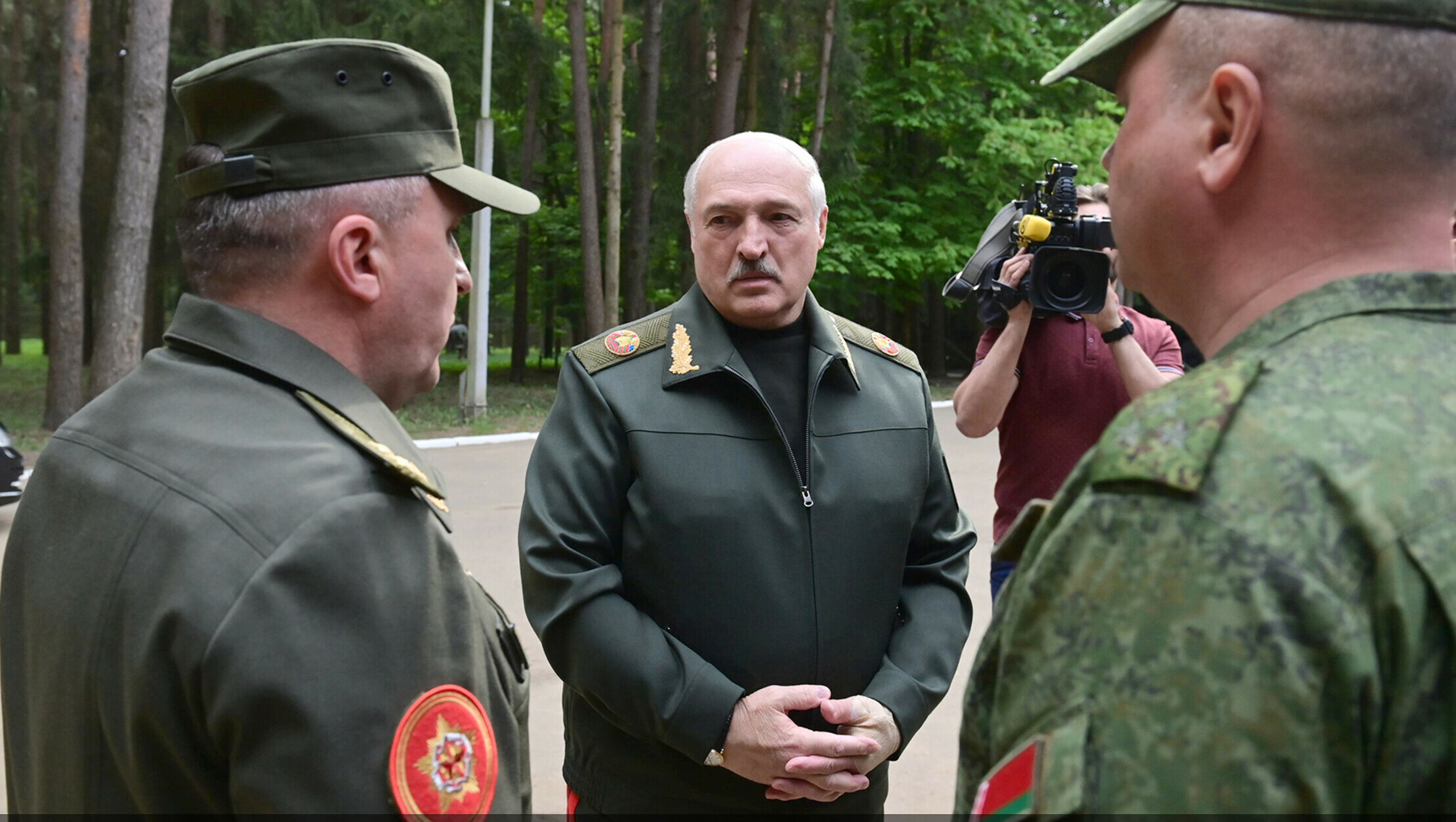 Лукашенко: Беларусь готовится к войне, но не хочет ее