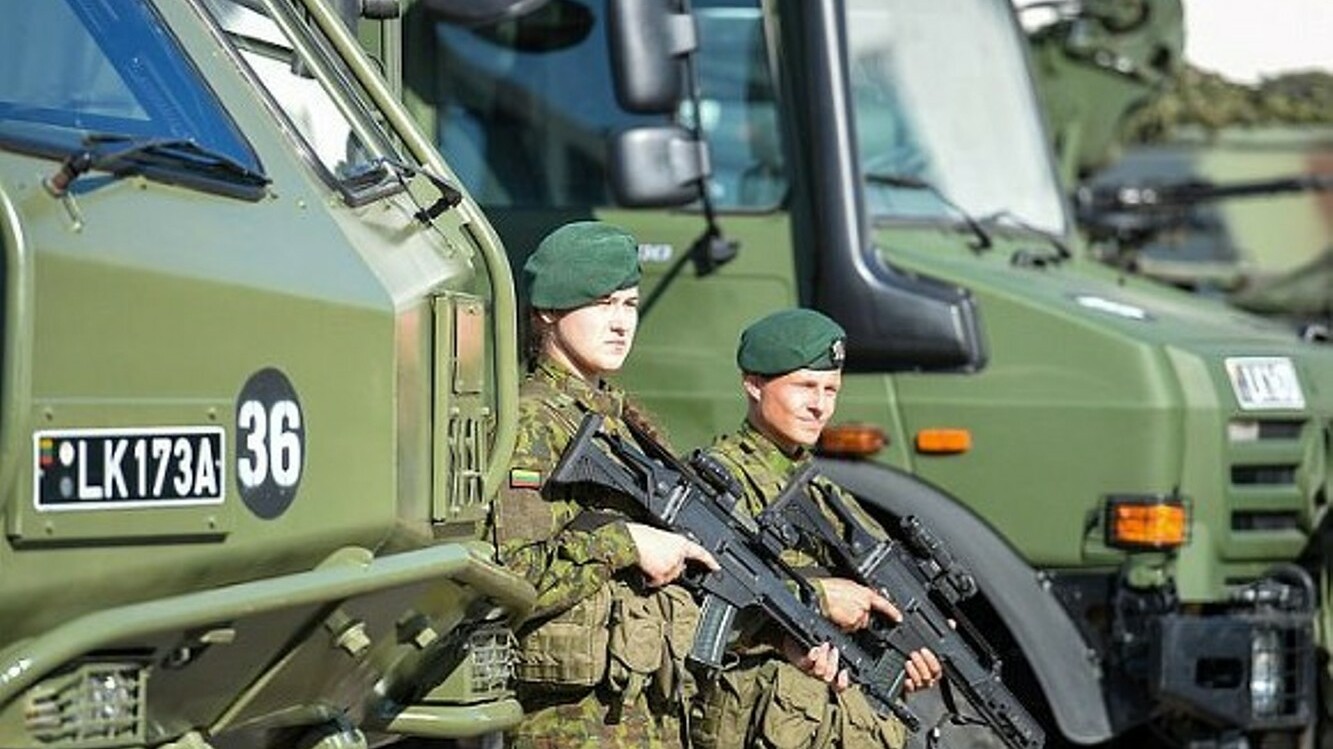 Спрашивают, чей Крым: КП сообщила о застрявшем на таможне в Литве автобусе из РФ