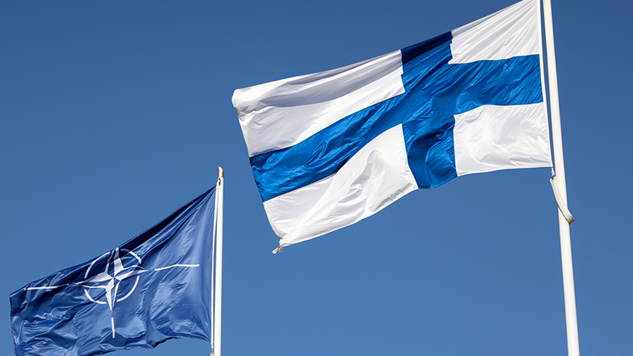 Россия высылает дипломатов Финляндии и закрывает генконсульство в Петербурге
