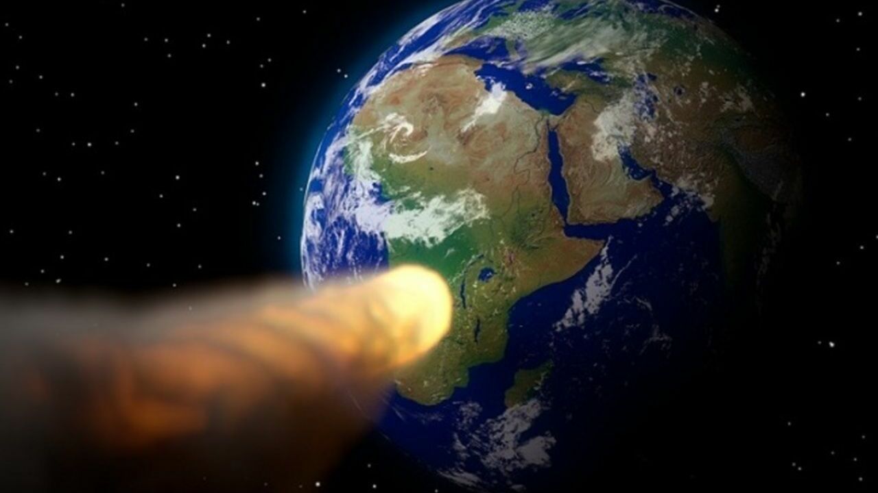 К Земле несется опасный астероид