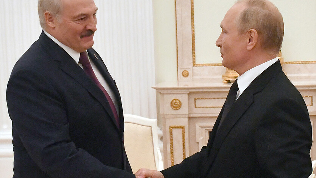 Лукашенко предложил Путину «махнуть» в Антарктиду
