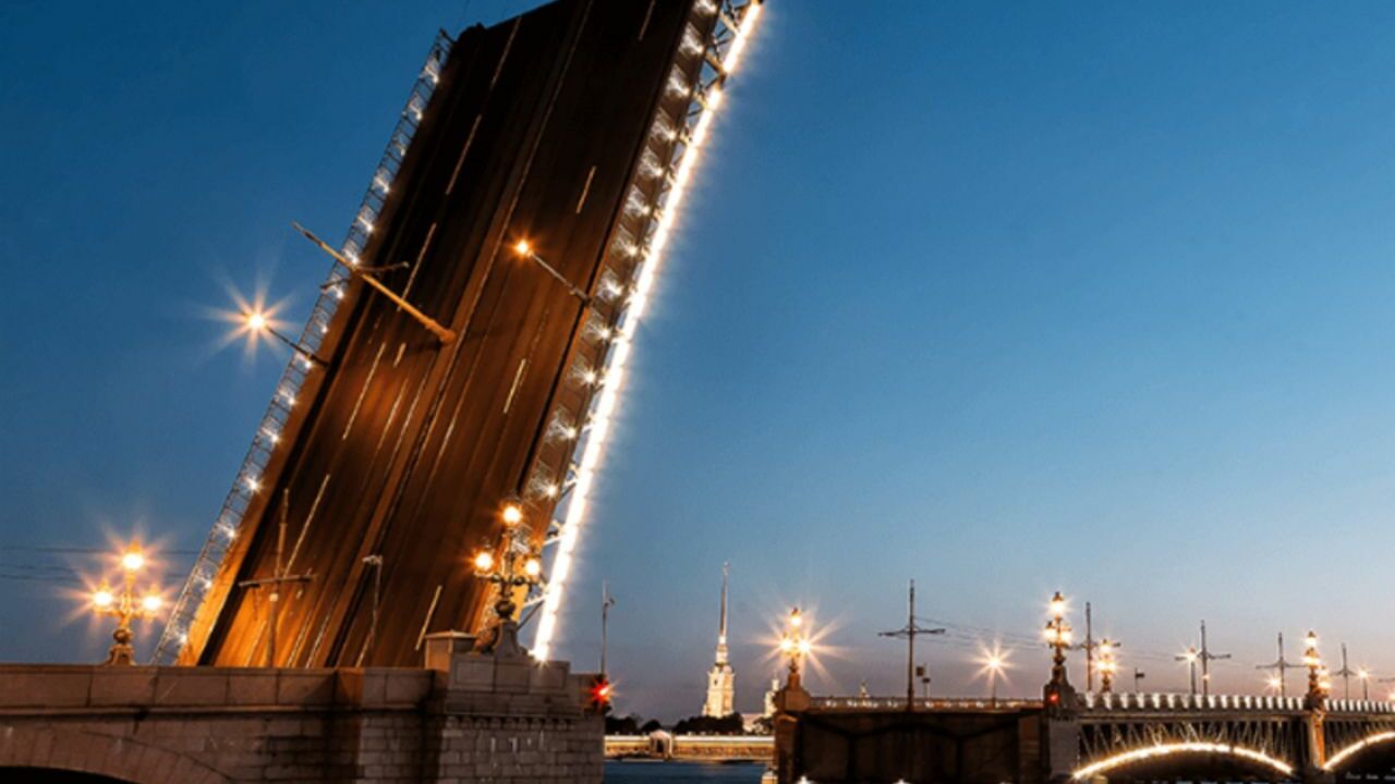 Троицкий мост в Петербурге украсят в честь китайского Нового года