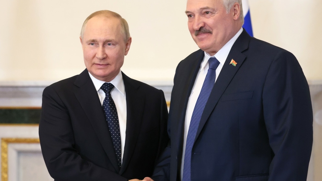 Путин и Лукашенко договорились создать российско-белорусский медиахолдинг