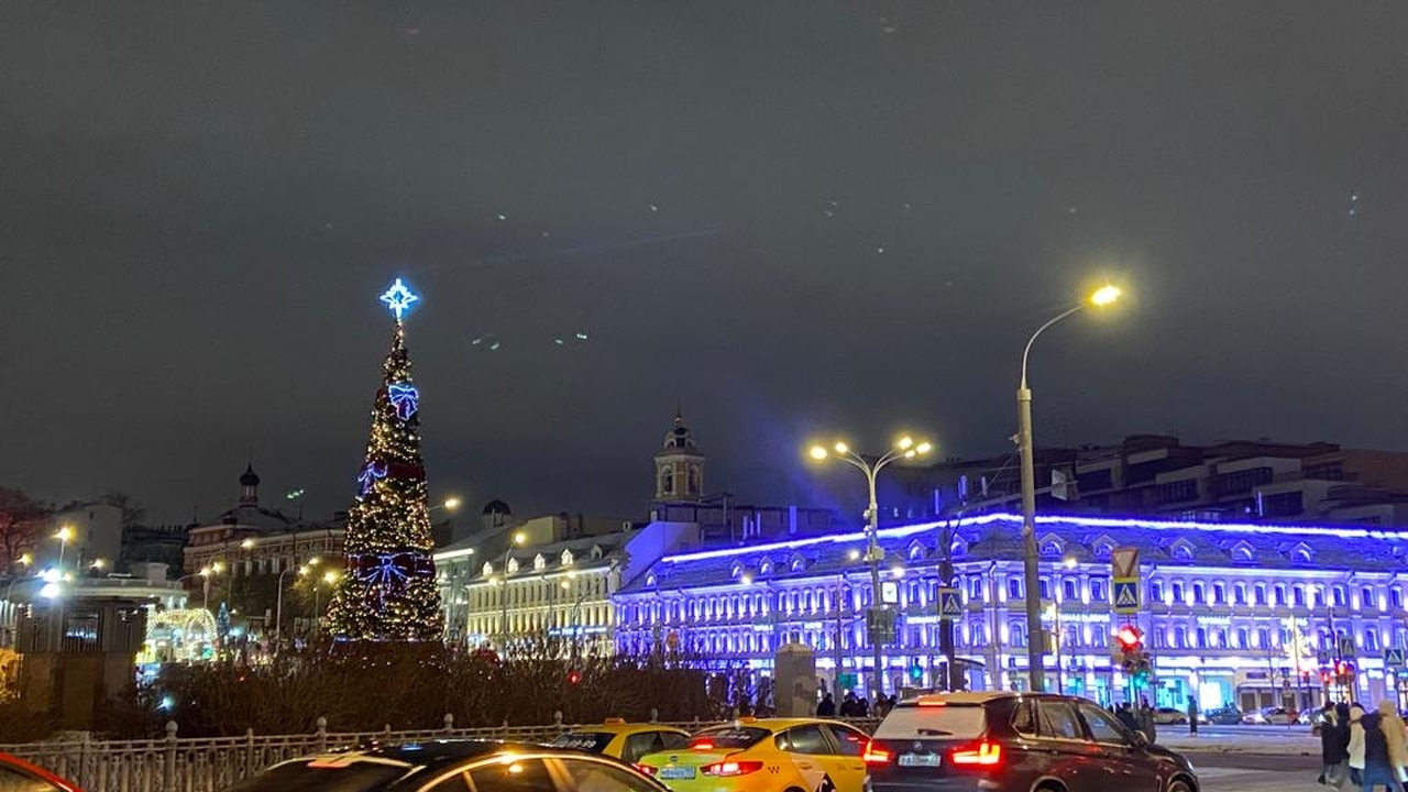 Петербуржцев предупредили об ограничениях на дорогах в новогоднюю ночь