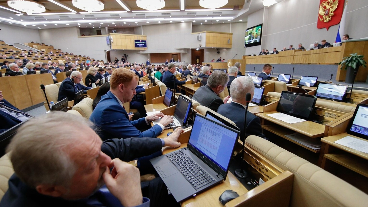 Госдума одобрила поправки об аресте за нарушение режима военного положения