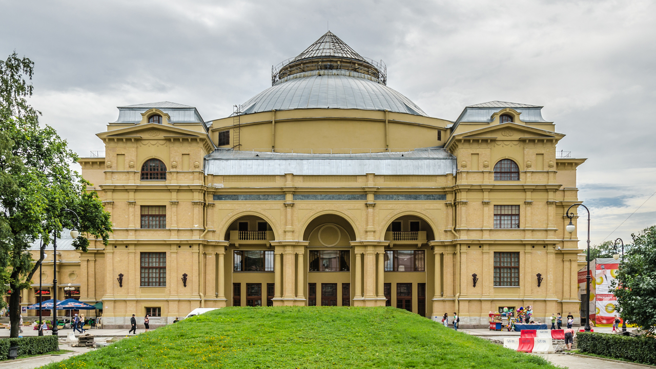Петербургский «Мюзик-Холл» сменил название на театр имени Шаляпина
