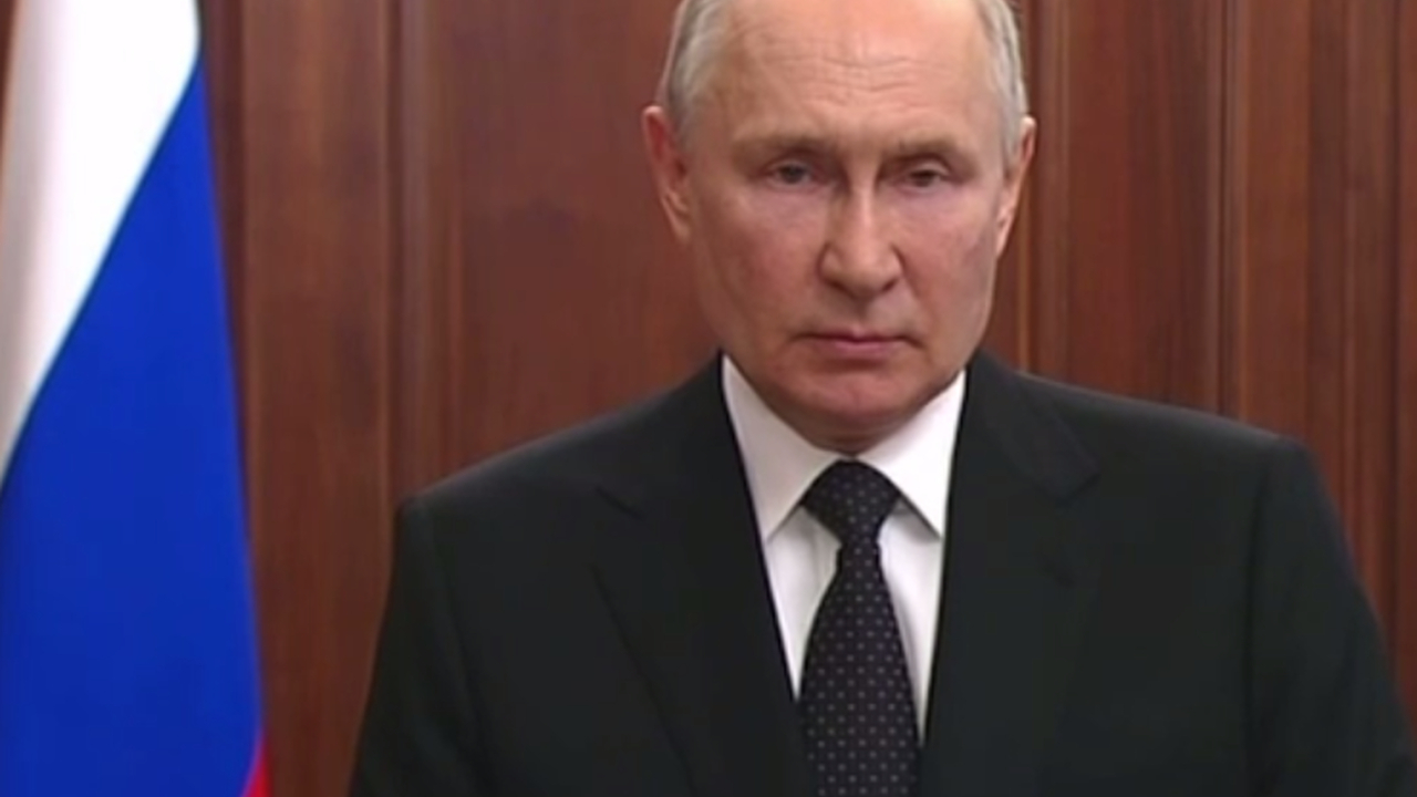 Путин внес в Госдуму поправки о порядке извещения ООН и Совета Европы о военном положении