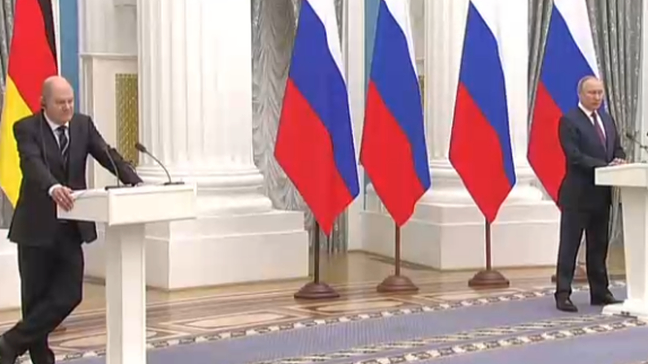 В Кремле ответили на призыв Шольца продолжать диалог с Путиным