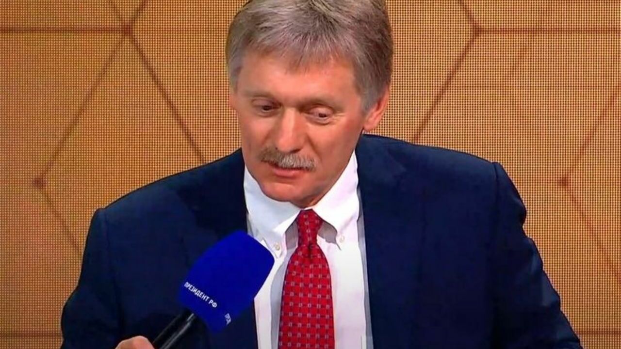 Песков прокомментировал слухи об интервью Путина американскому журналисту Карлсону