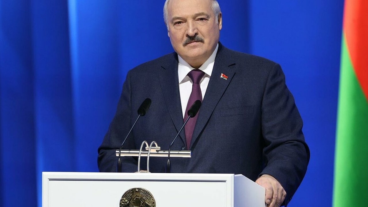 Лукашенко призвал прекратить огонь на Украине