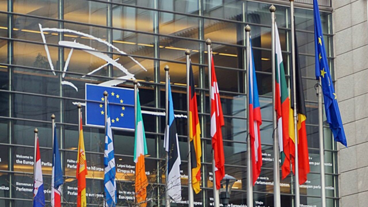Европейские фермеры блокировали квартал в Брюсселе во время саммита ЕС по Украине