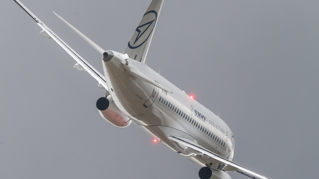 «Коммерсант»: Эксплуатанты Sukhoi Superjet жалуются на встроенную навигацию