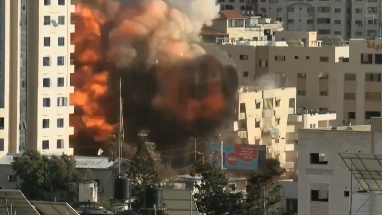 Армия Израиля объявила о готовности к войне и нанесла удары по сектору Газа