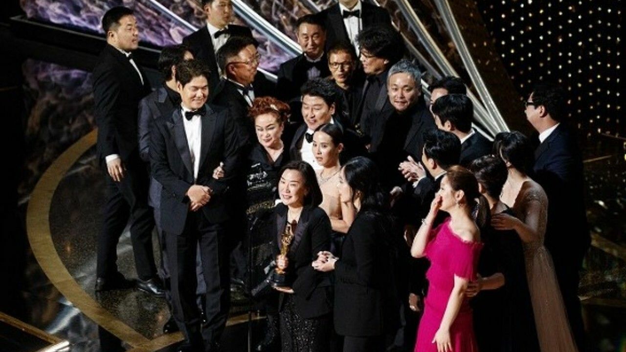 Корейский фильм "Паразиты" победил во всех главных номинациях 92-й церемонии вручения наград американской киноакадемии.
