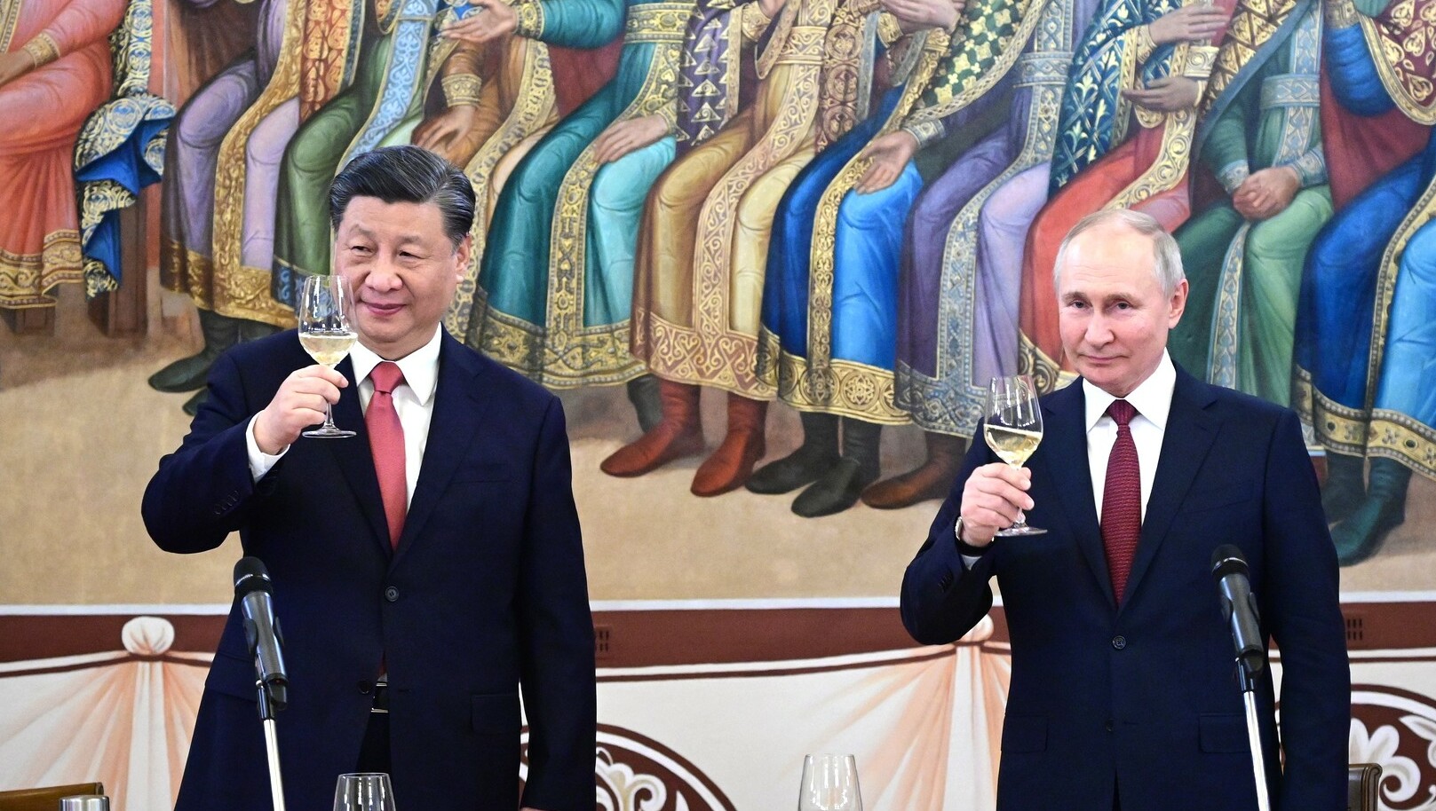 СМИ узнали, зачем Путин прилетел Китай
