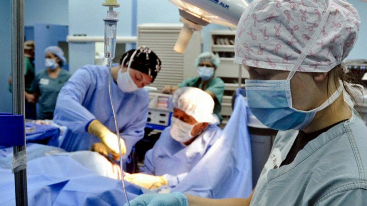 Петербургские хирурги удалили новорожденному опухоль размером больше сердца