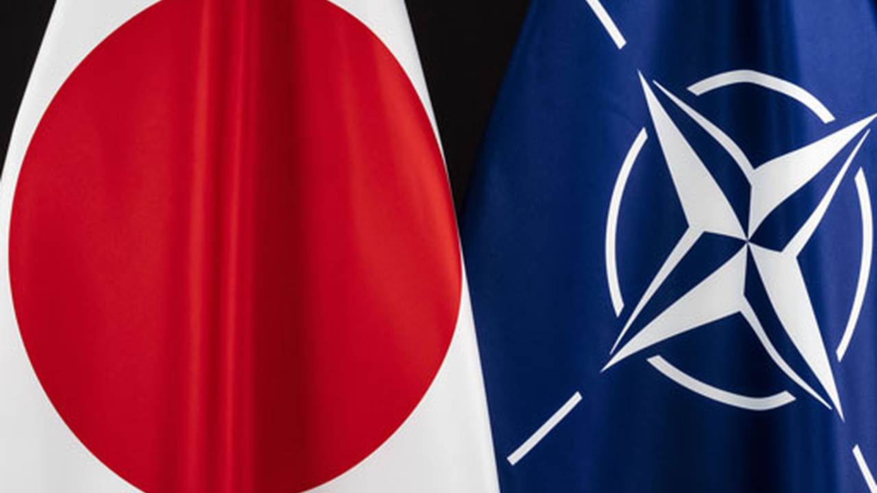 Премьер Японии исключил возможность вступления страны в НАТО