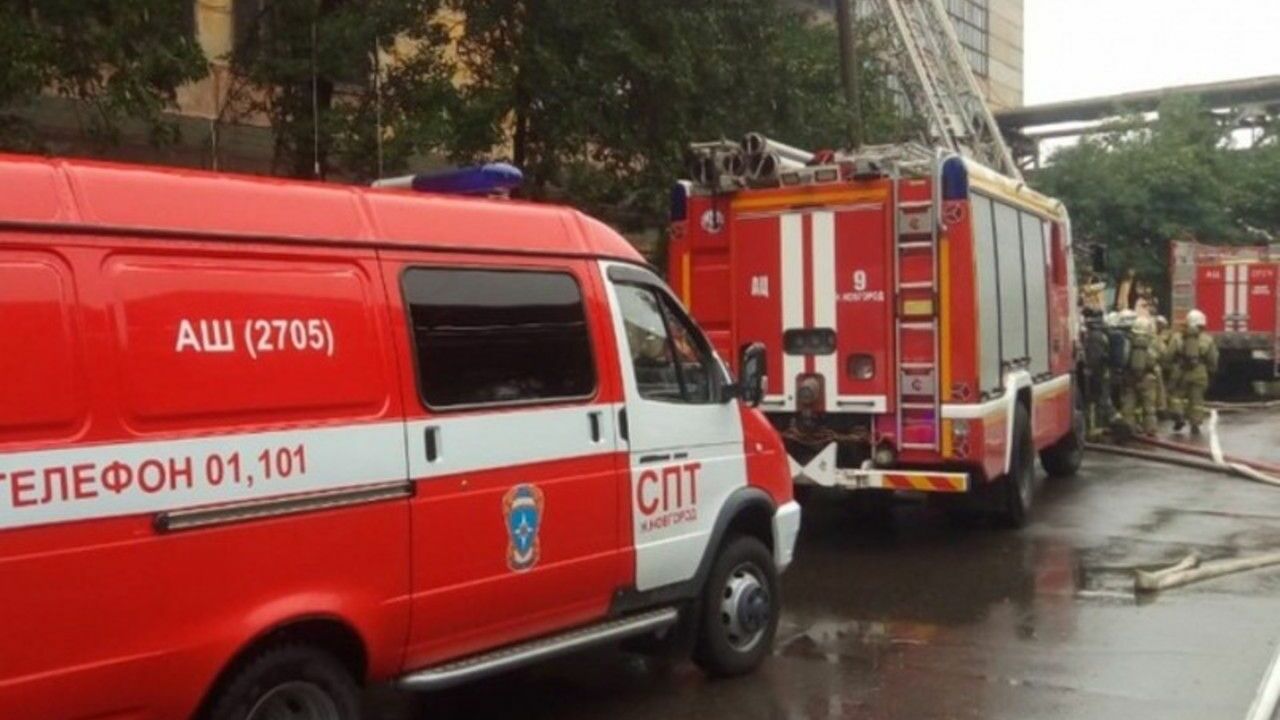 В Петербурге загорелось здание бывшего мясокомбината «Самсон»