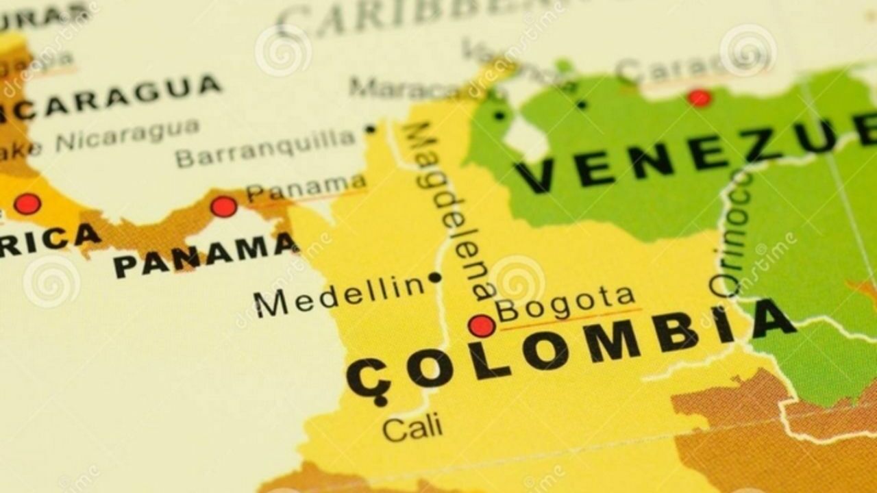 В Колумбии президент предоставил свой самолет пассажирам обанкротившихся авиакомпаний