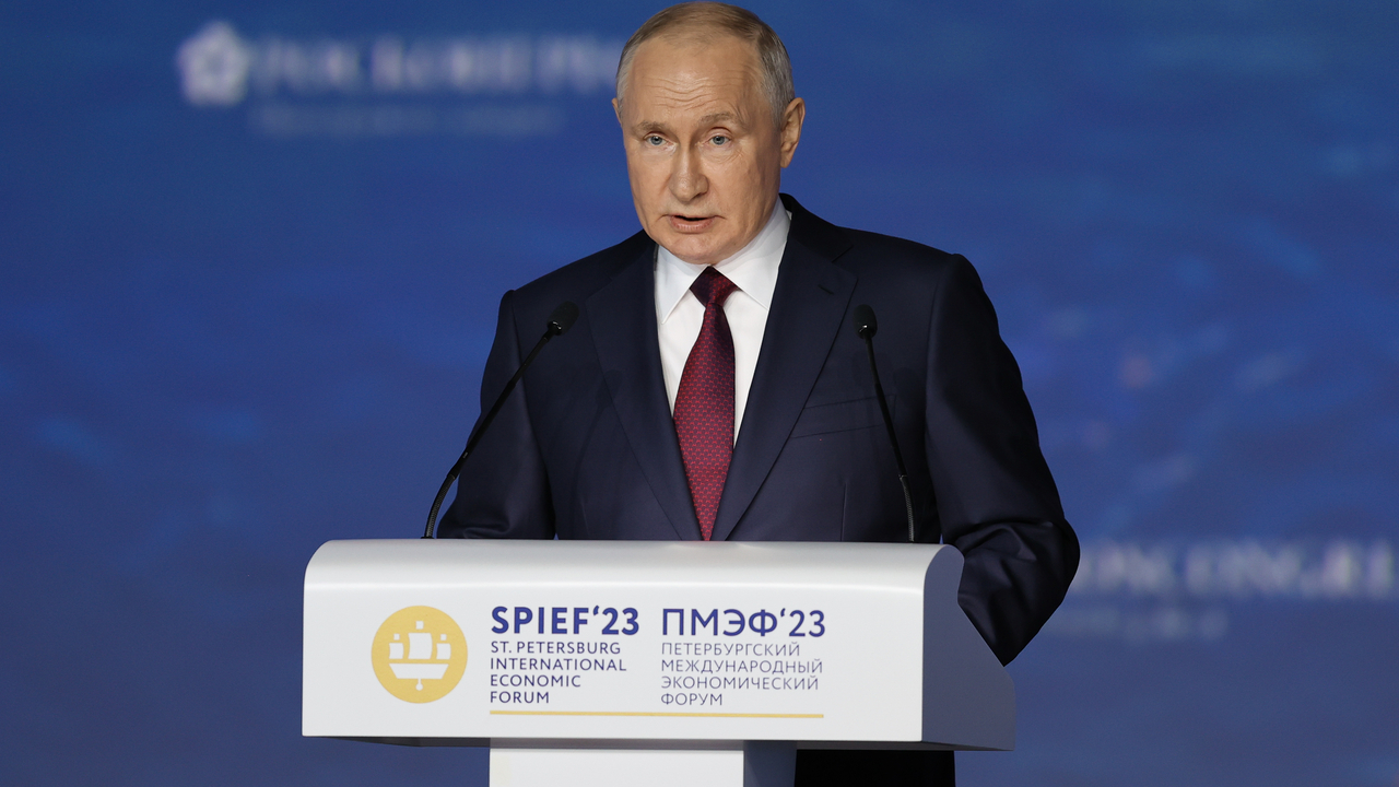Путин предложил объявить амнистию для бизнеса по вынужденным валютным нарушениям