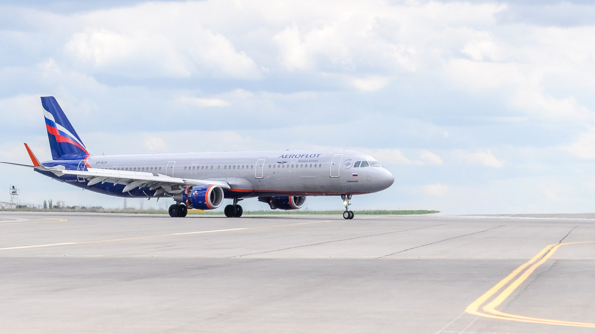 ФАС потребовала от шести авиакомпаний обосновать рост цен на билеты