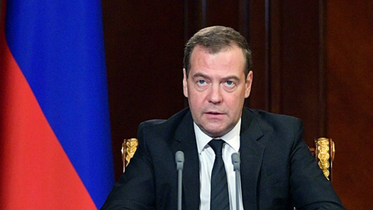 Медведев предупредил Маска о начавшейся охоте